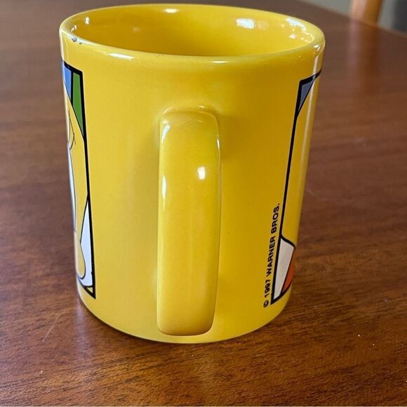 Vintage Warner Bros. Tweety Bird Coffee Mug Yellow Blue White Made In England - Picture 8 of 12